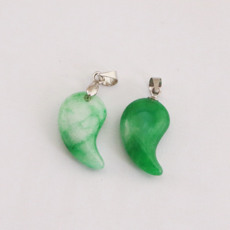 Elegant  Green Teardrop Jade Pendant for Jewelry Collection