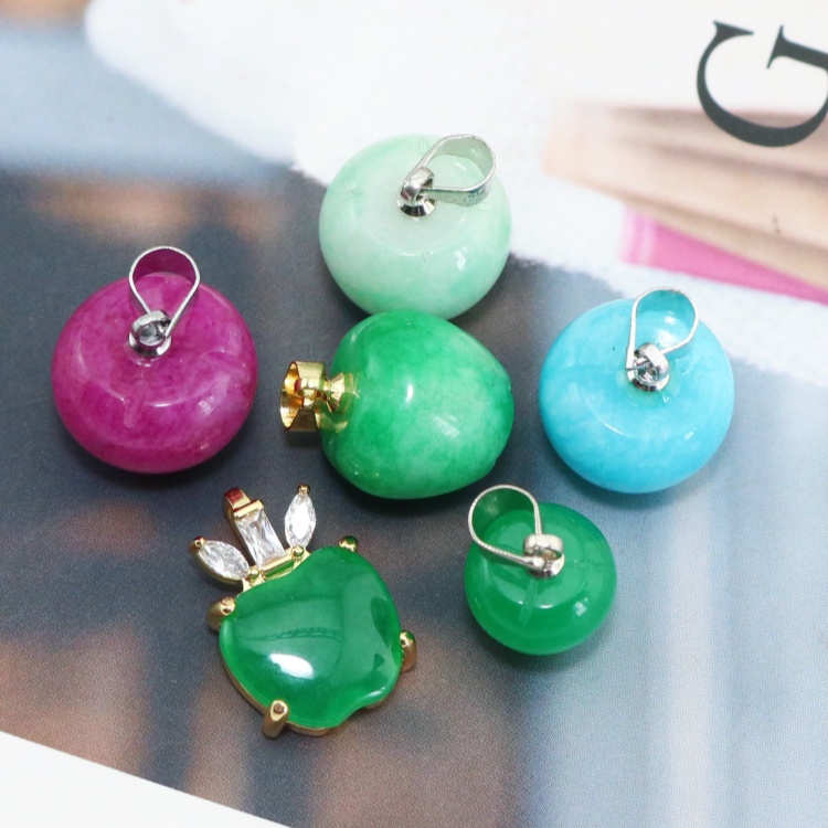 Wholesale Minimalist Apple-Shaped Jade Gem Pendants: Unique Fashion Accessories for Jewelry