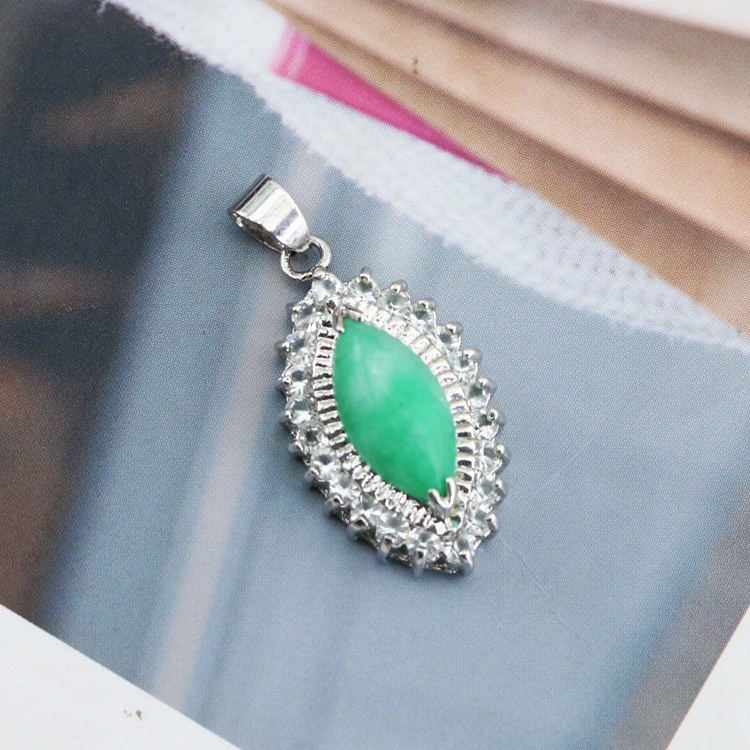 Silver Plated Green Olive Shape Jade Pendants Charming Vintage Jade Jewelry for Anniversary and Birthday Gifts