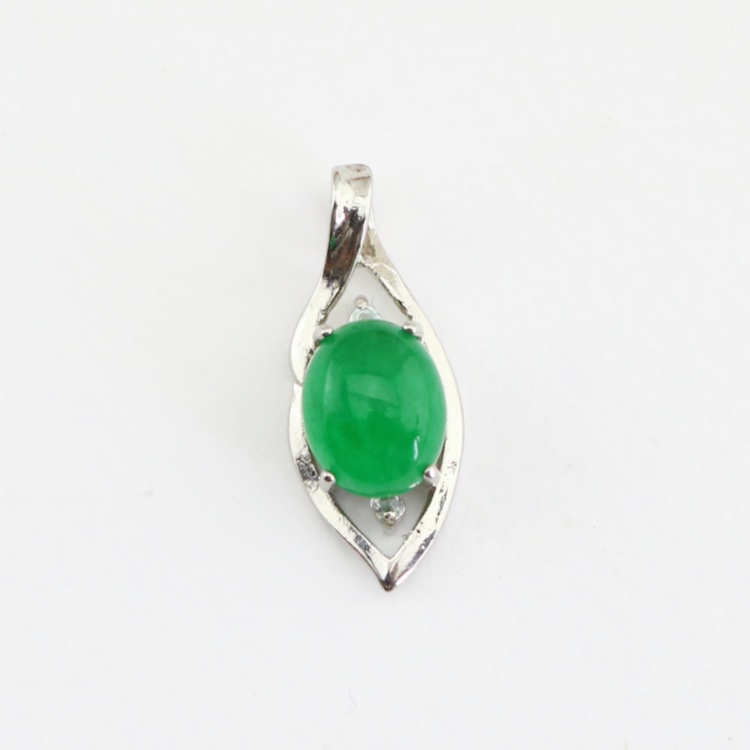 Elegant Silver Plated Leaf Shaped Green Oval Jade Pendant with Accent Stones for Fashion Style